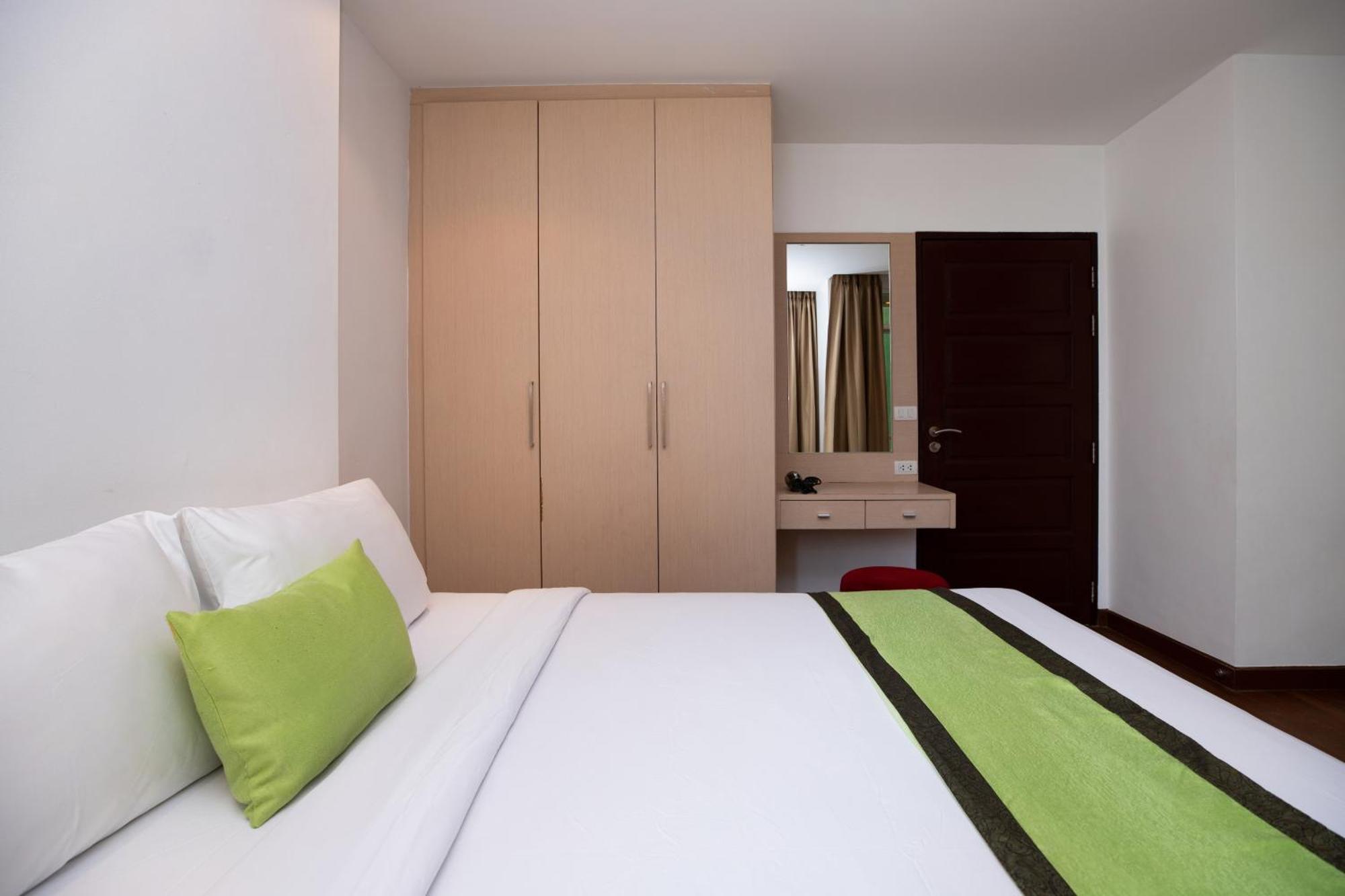 Icheck Inn Residences Patong Exterior photo