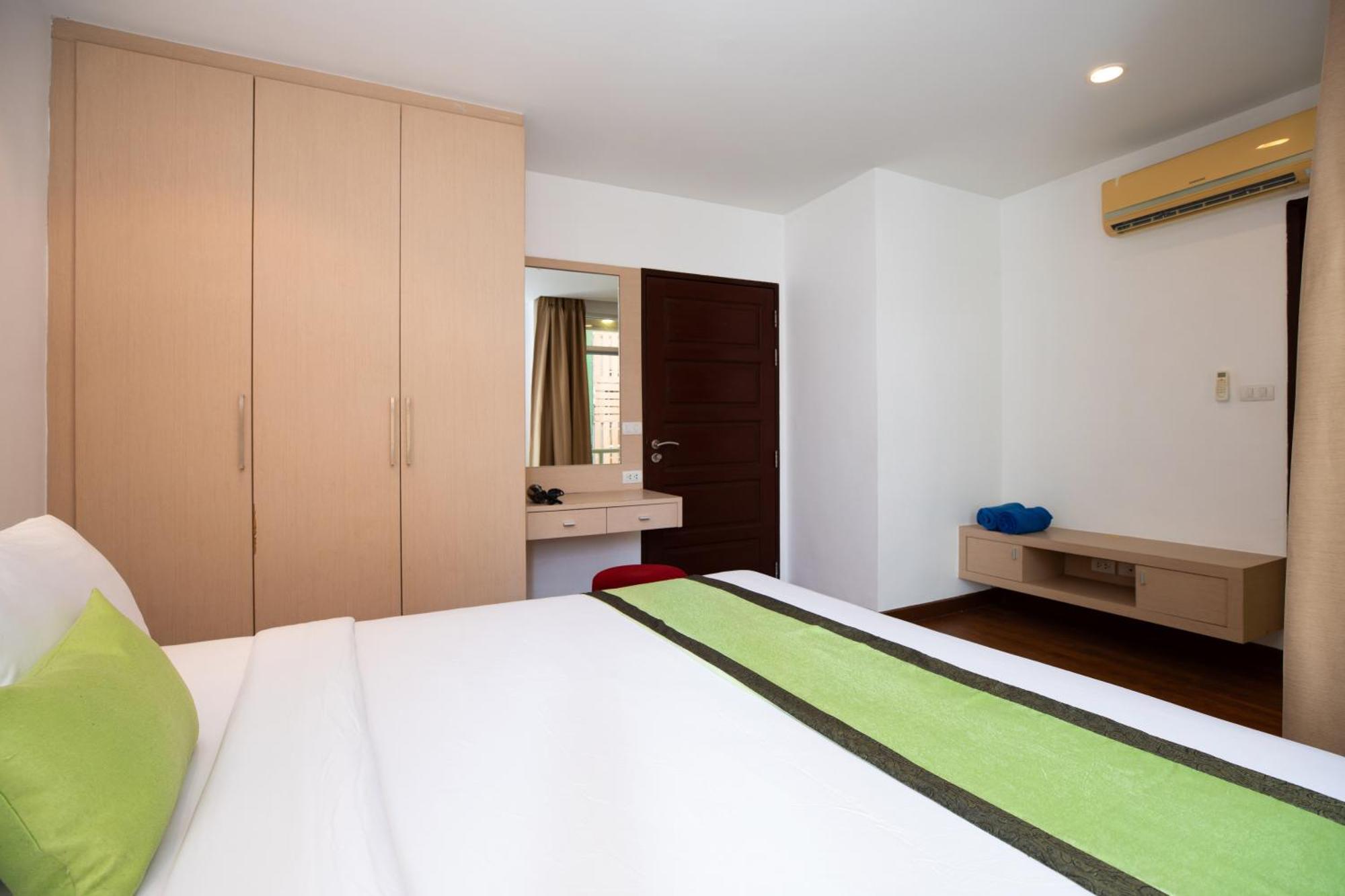Icheck Inn Residences Patong Exterior photo