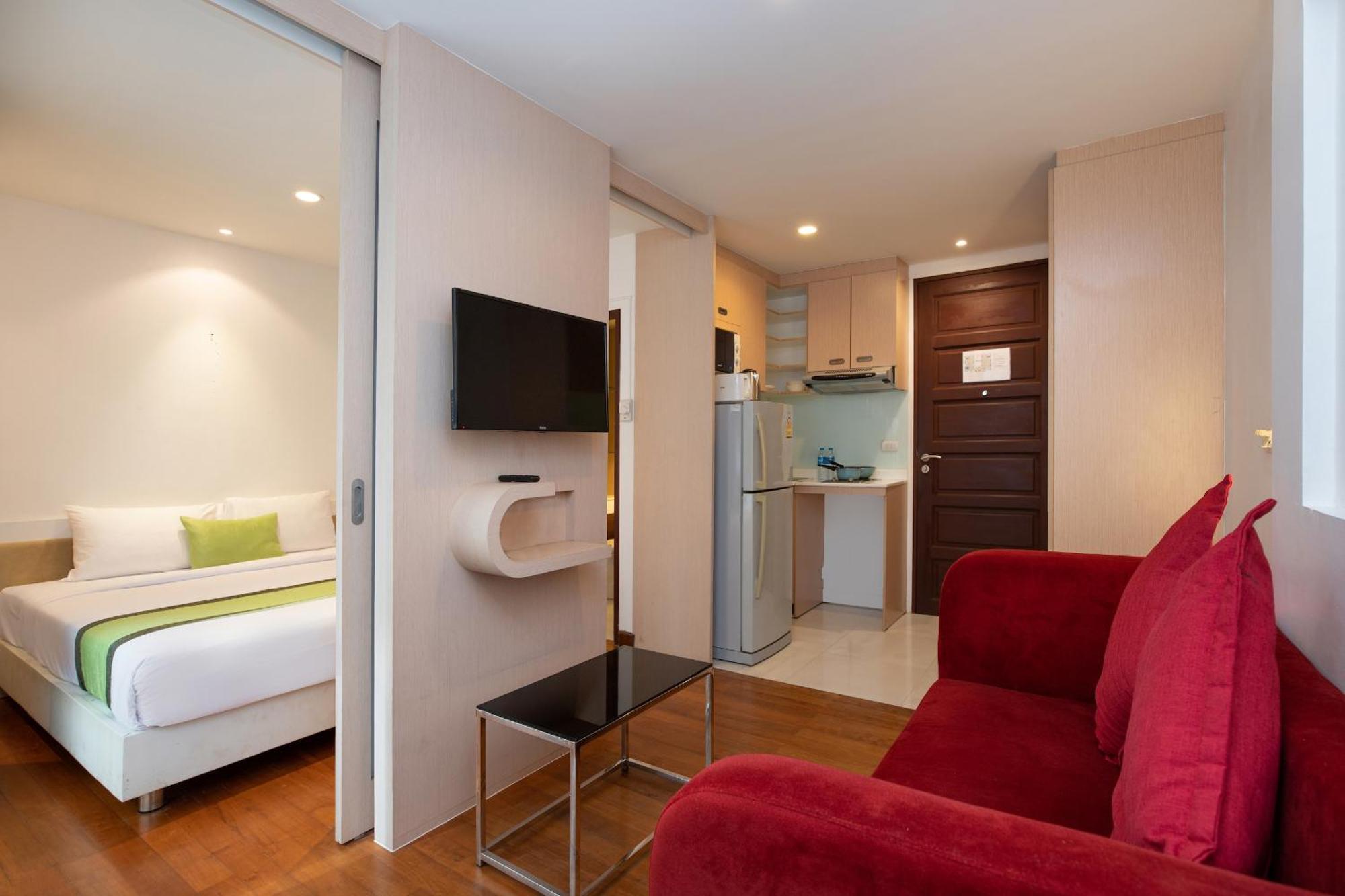 Icheck Inn Residences Patong Exterior photo